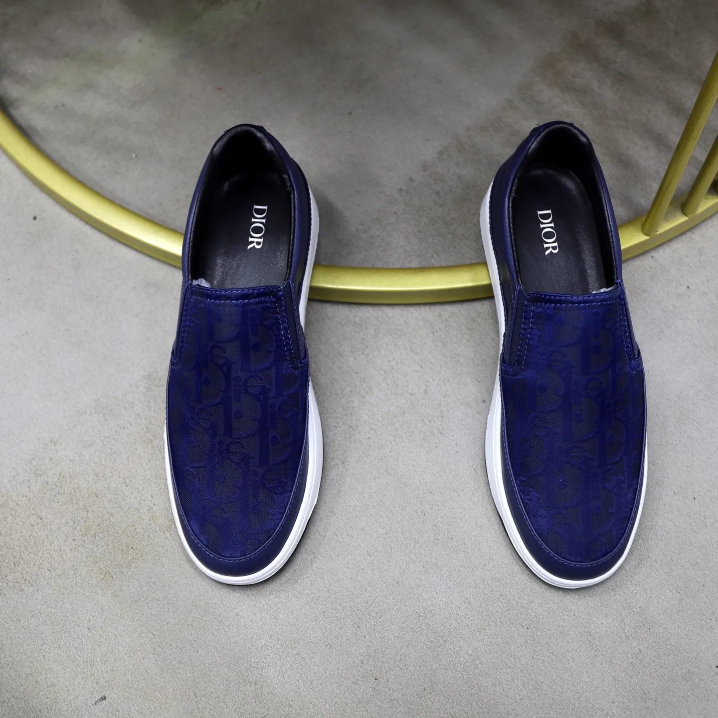 Ex-factory price: 420💰🙅‍♂️🙅‍♂️🙅‍♂️ Brand: Dior DIOR Standard code: 38-44 (45 customized) Grade: Same as the official website Material: Original material splicing Comfortable and breathable lining Lightweight and wear-resistant sports outsole Style category: Men's fashionable casual shoes Running sneakers Distinguished luxury brand elements Top luxury Color: actual picture color
